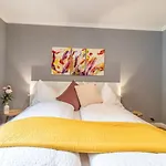 Spacious 1br - Ski-in, Ski-out - By