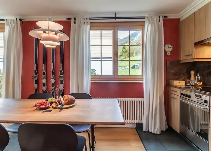 Spacious 1br - Ski-in, Ski-out - By * Wengen